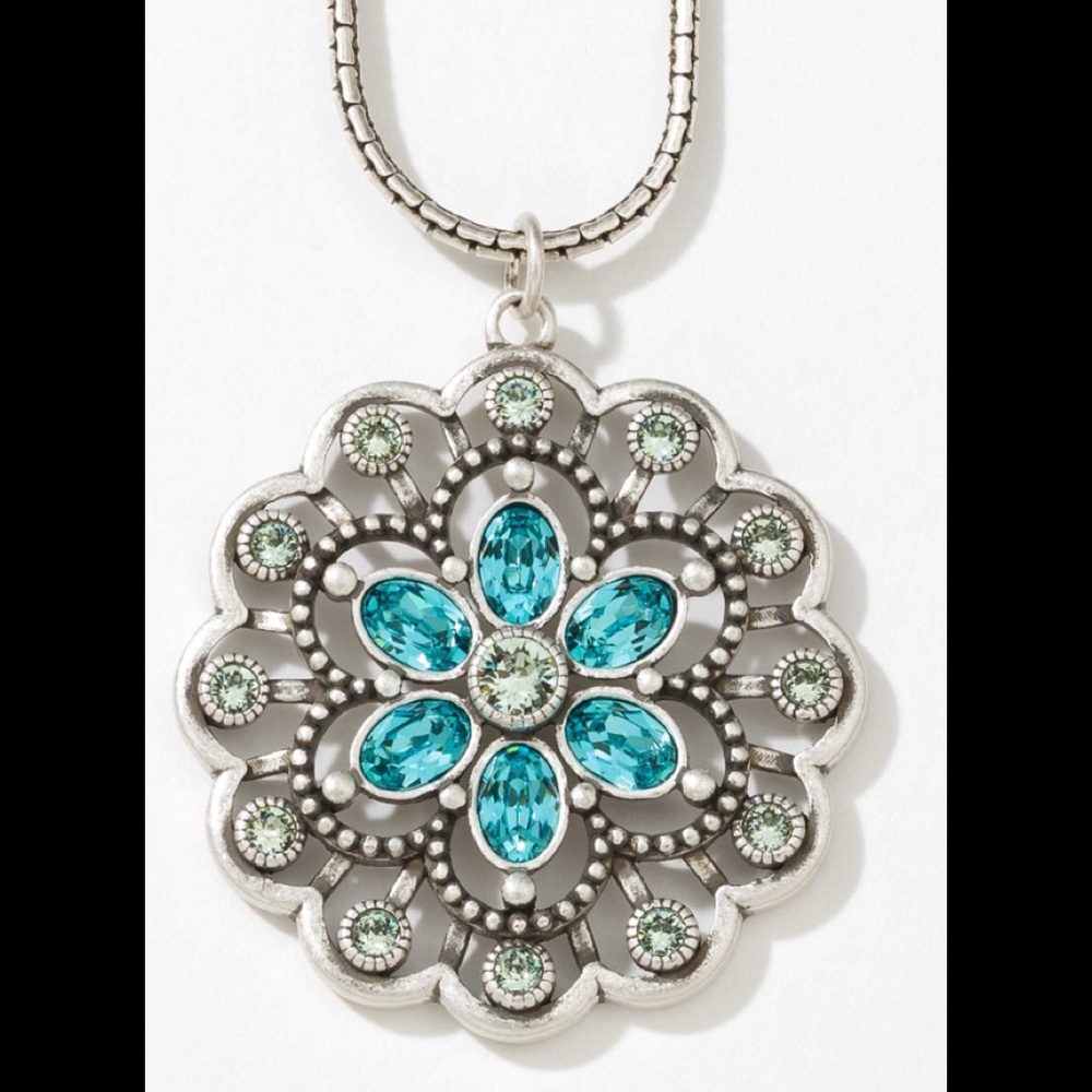 Touchstone Crystal by Swarovski necklace So pretty! BNIB